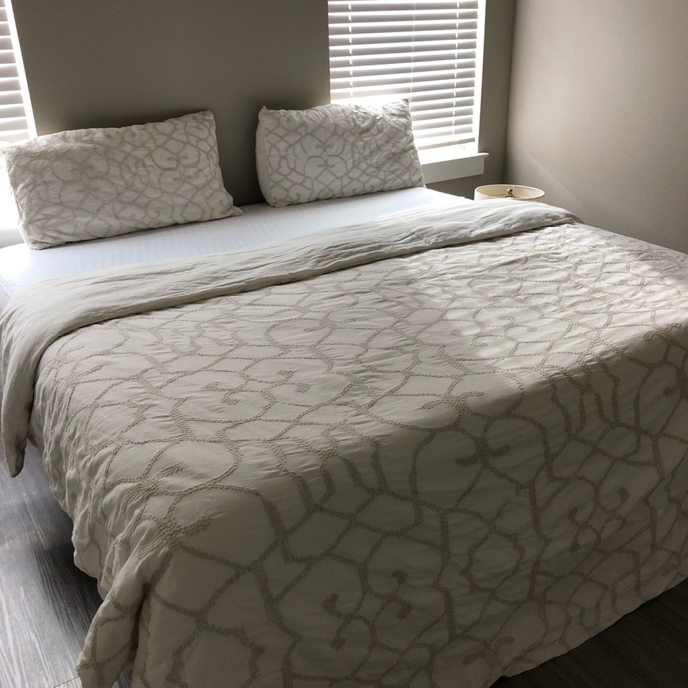 Restoration Hardware King Cotton Seed Stitch duvet and shams! Color is “Bone”.
